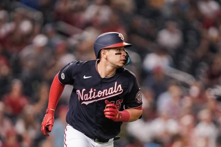 Joey Meneses produce en nueva derrota de los Nacionales