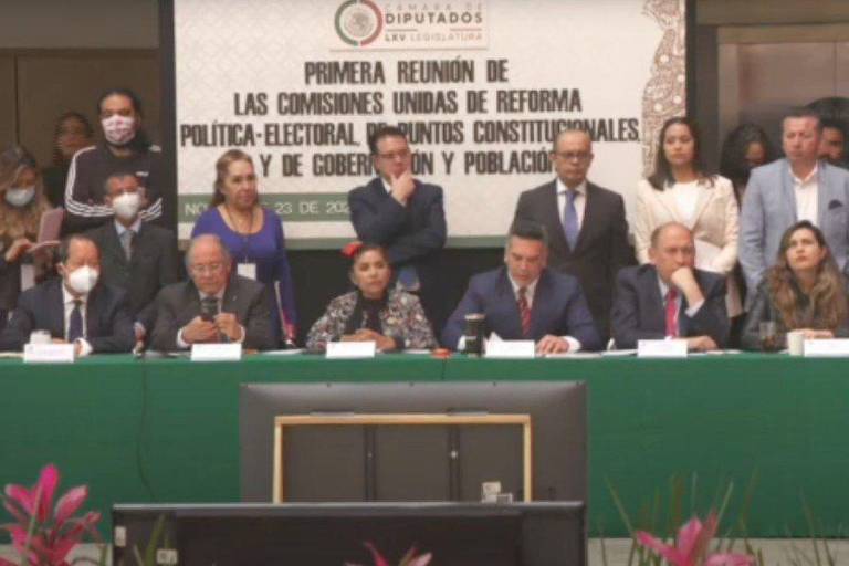 Comisiones de la Cámara de Diputados entregan dictamen de reforma electoral de AMLO