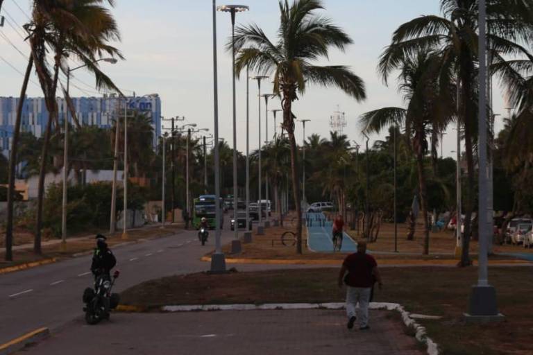 En mes y medio, ASE terminará investigación sobre luminarias de Mazatlán