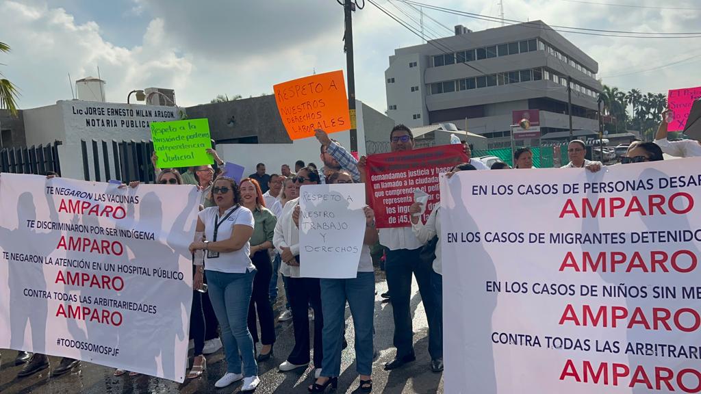 $!Protestan trabajadores del PJF en Mazatlán por reducción al presupuesto y a fideicomisos