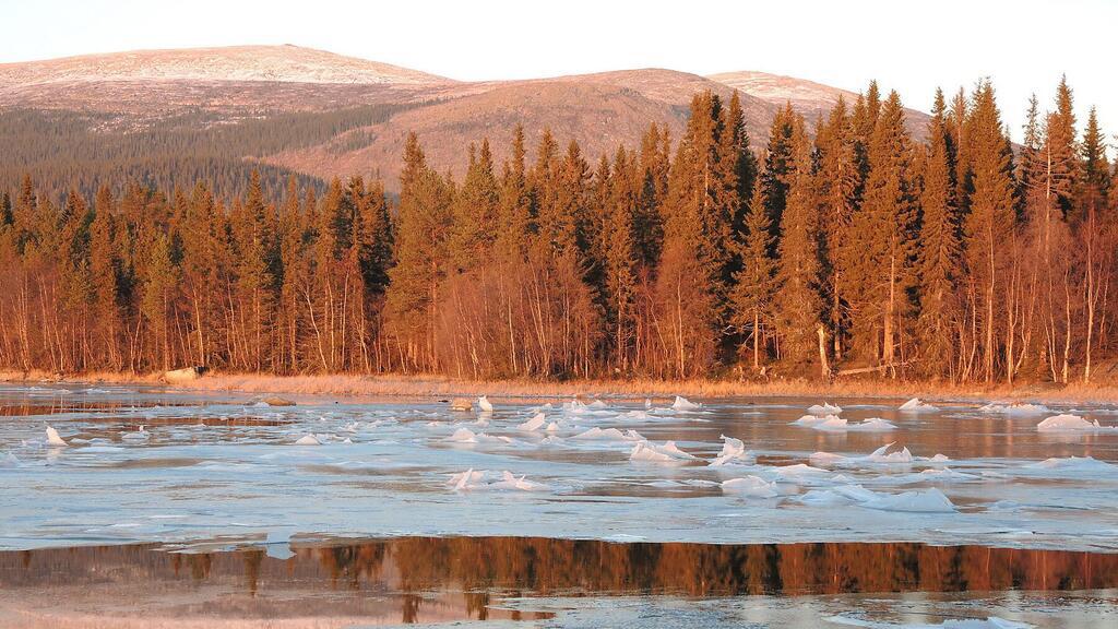 $!Óblast de Múrmansk, bahía de Kándalaksha del Mar Blanco, Rusia.
