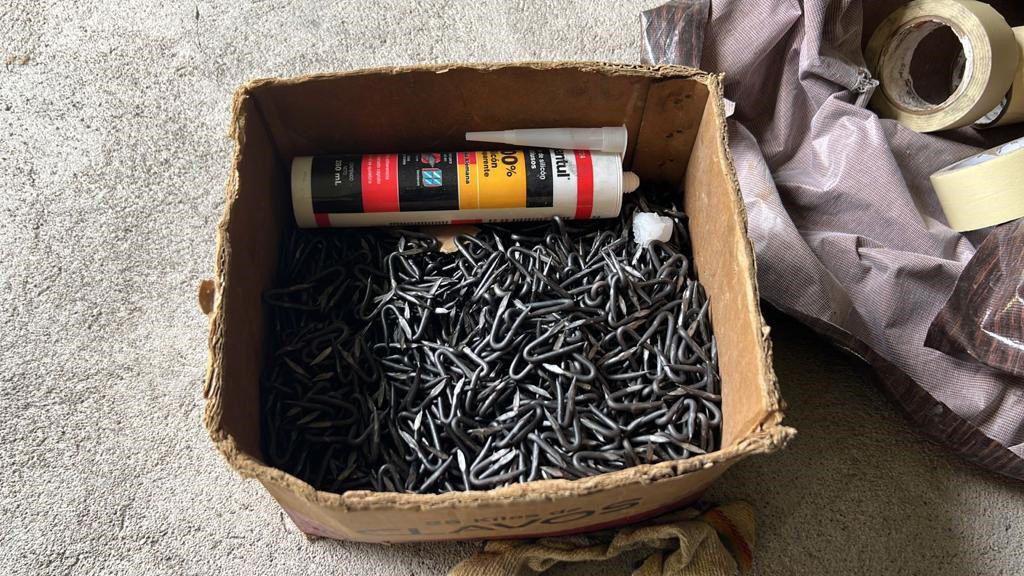 $!Aseguran 40 granadas con adaptación para dron en un ‘castillo’ de Teocaltiche, Jalisco