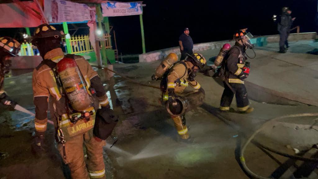 $!Vive Mazatlán otra jornada de incendios que dejan cuantiosos daños materiales