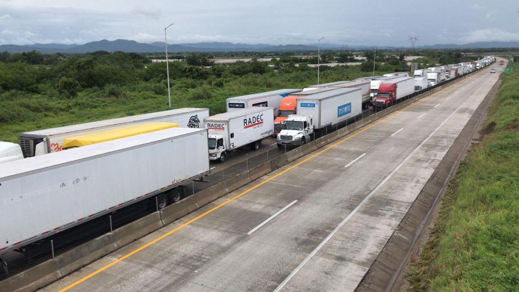 $!Autopista Mazatlán-Culiacán sigue cerrada, al igual que la libre