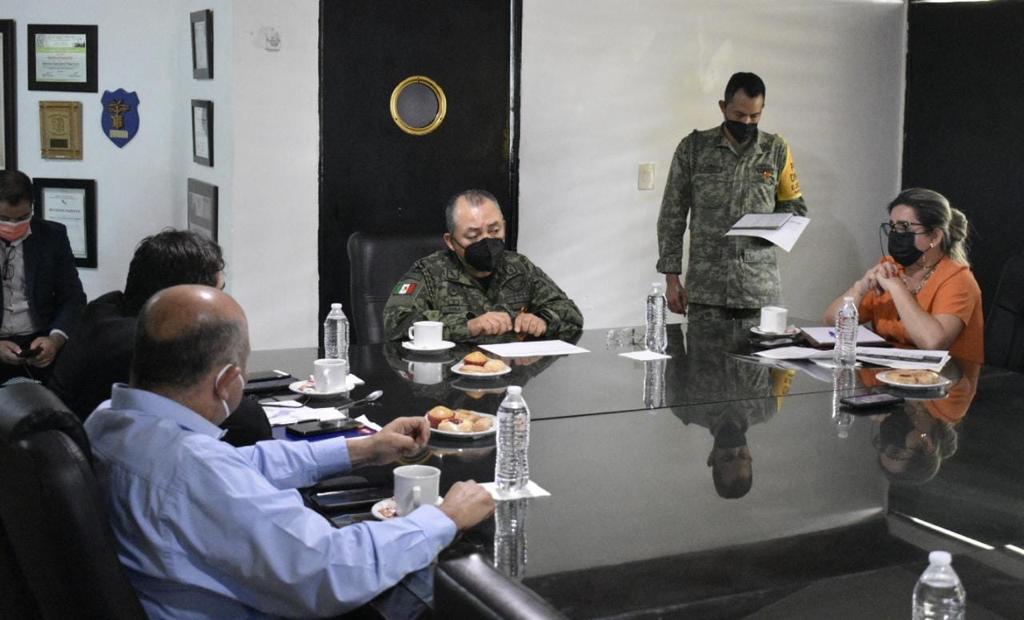 $!En Culiacán cambian a la Novena Zona Militar la sede de vacunación Covid para adolescentes de 15 a 17 años