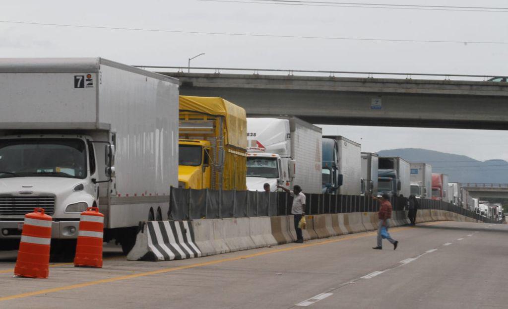 $!Autopista Mazatlán-Culiacán sigue cerrada, al igual que la libre