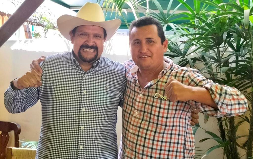 $!Serapio Vargas junto con Raúl Narváez, Presidente del Sistema Producto Maíz y Frijol de Oaxaca