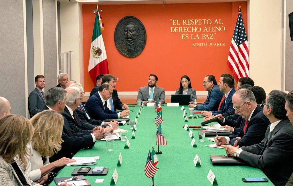 $!Berdegué se reúne en EU con productores mexicanos de tomate; negocian la no imposición de arancel