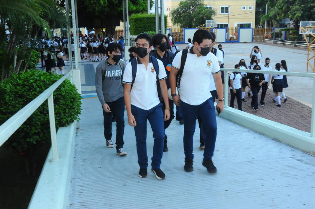 $!Recibe la UAS a miles de estudiantes en sus aulas en el nuevo ciclo escolar