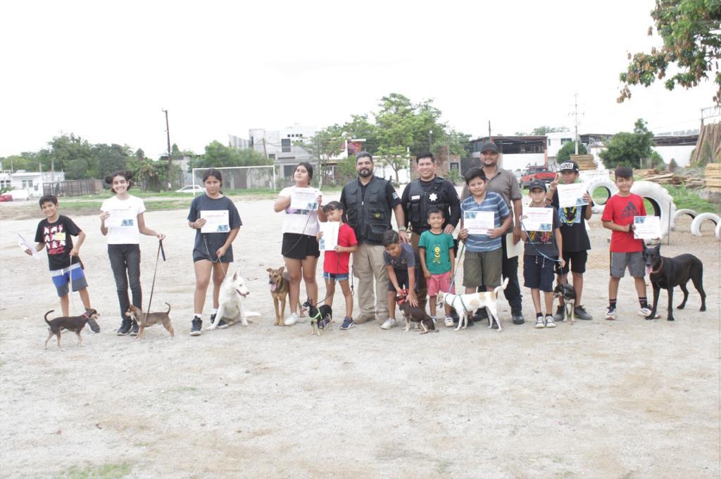 $!Concluye curso de verano ‘Entrena a tu perro’, impartido a niños por grupo K9 de la SSPM en Mazatlán
