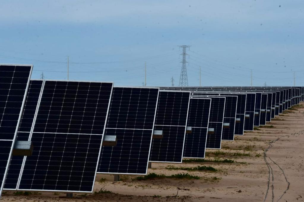 $!Inauguración de la primera planta fotovoltaica de la CFE que se encuentra en Sonora.