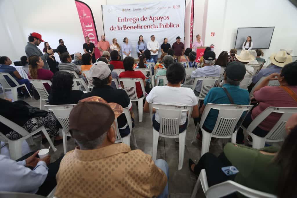 $!Entregan gratis auxiliares auditivos a 240 personas del sur de Sinaloa, a través de la Beneficencia Pública de Sinaloa