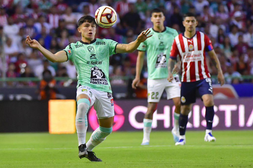 $!Chivas doma a León y se mete a puestos de liguilla directa