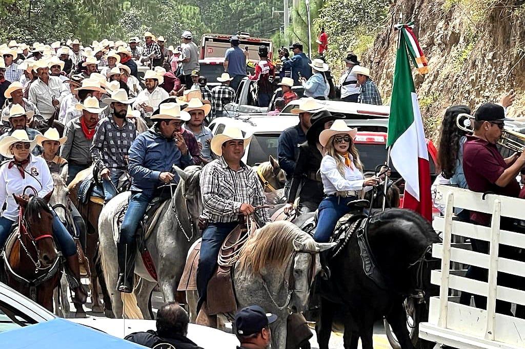 $!Más de 2 mil jinetes participan en la cabalgata Surutato 2023, en Badiraguato