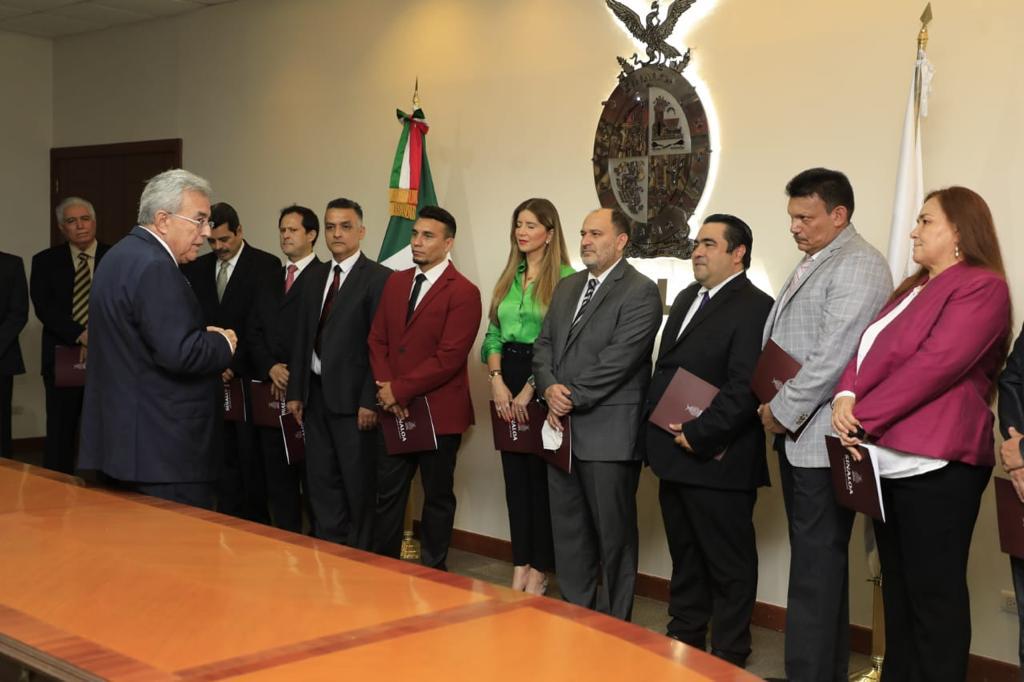 $!Rocha Moya toma protesta a subsecretarios y directores de organismos