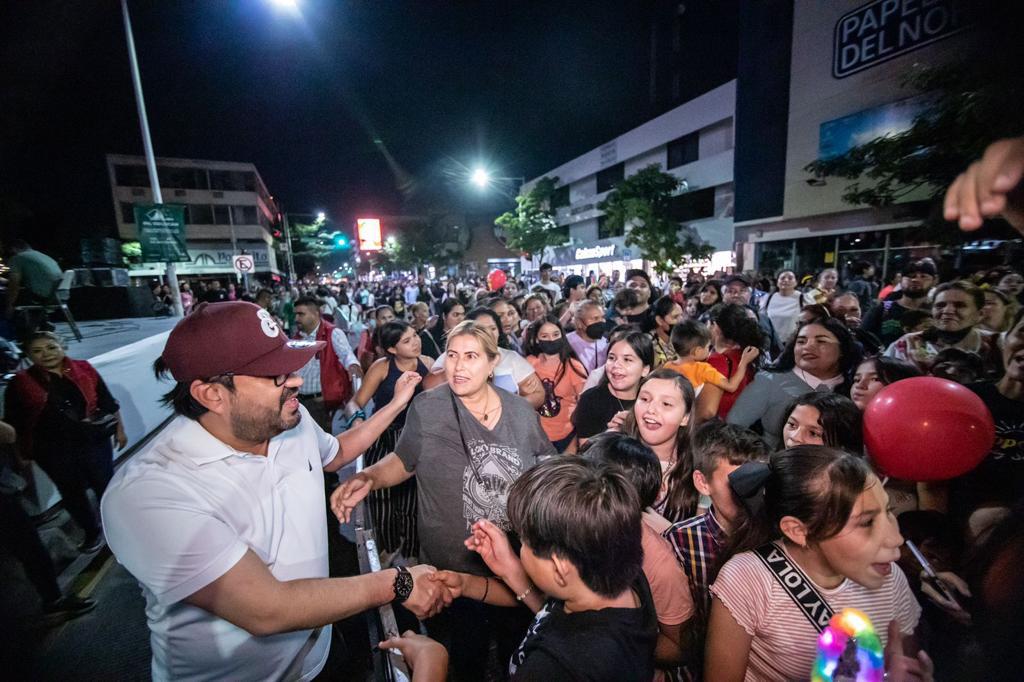 $!Llega la magia de la Navidad a Culiacán con vistoso desfile