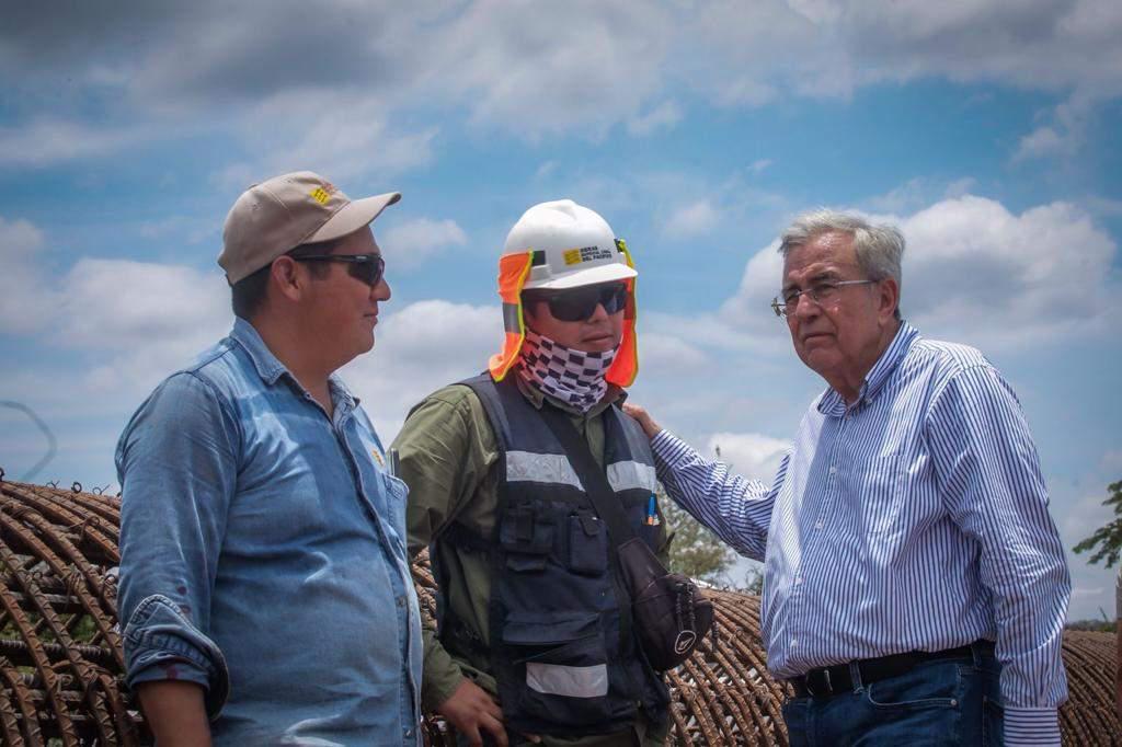 $!Supervisa Rocha Moya la construcción del puente El Quelite