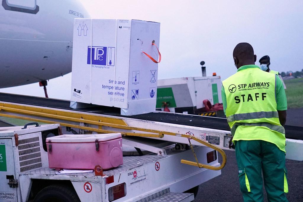 $!Las vacunas contra el COVID-19 llegan a Santo Tomé a través de las dependencias de COVAX.