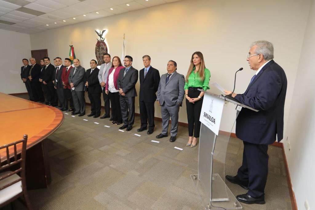 $!Rocha Moya toma protesta a subsecretarios y directores de organismos