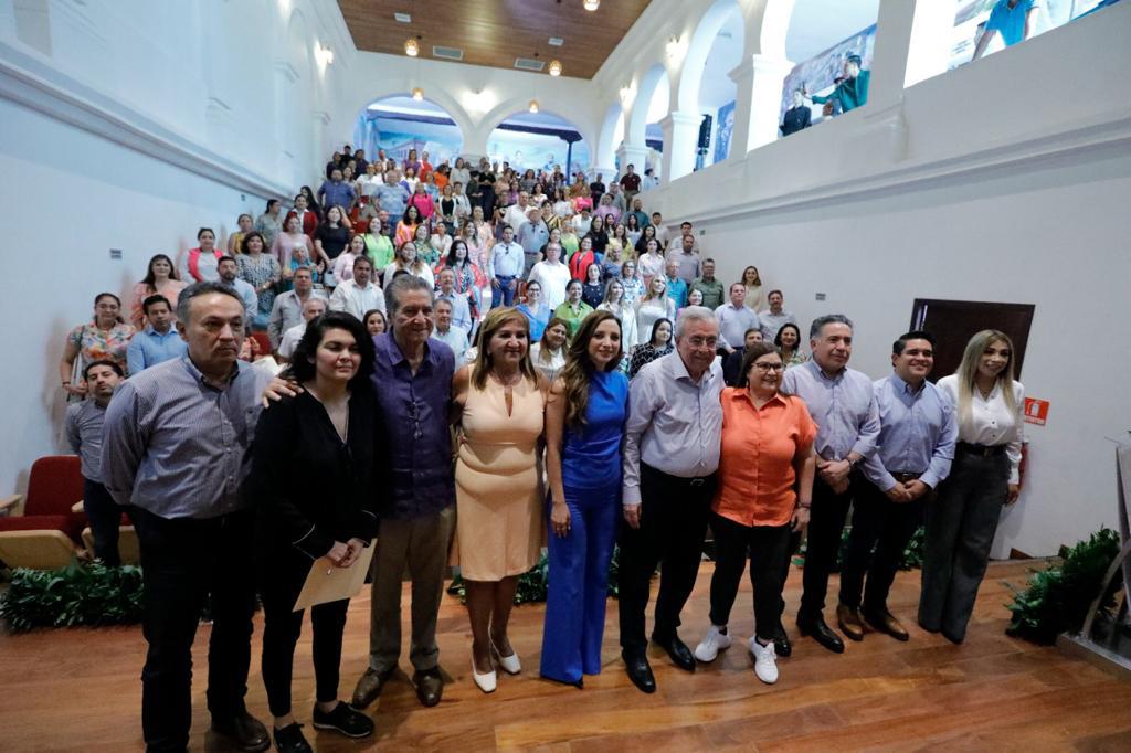 $!Gobernador entrega reconocimiento póstumo a ex alcaldesas de Mocorito