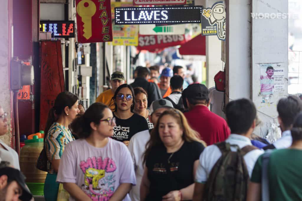 $!‘Así vamos a vivir, con el miedo tenemos que salir’: mayor movilidad en Culiacán a pesar de la violencia sostenida