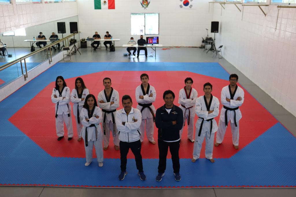 $!Reabren alberca olímpica de la UAS; Gobernador se compromete a aportar 10 millones de pesos para una techumbre