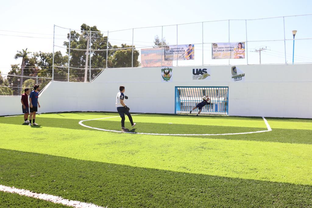 $!Reabren alberca olímpica de la UAS; Gobernador se compromete a aportar 10 millones de pesos para una techumbre