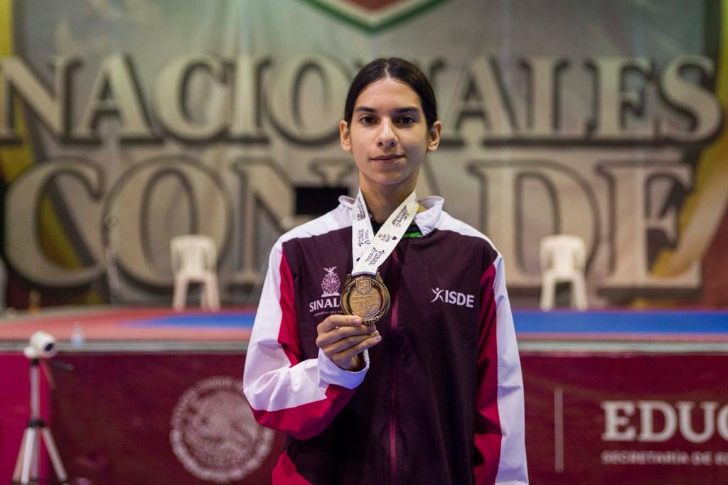 $!Sinaloense Ximena Loaiza es bicampeona en TKD