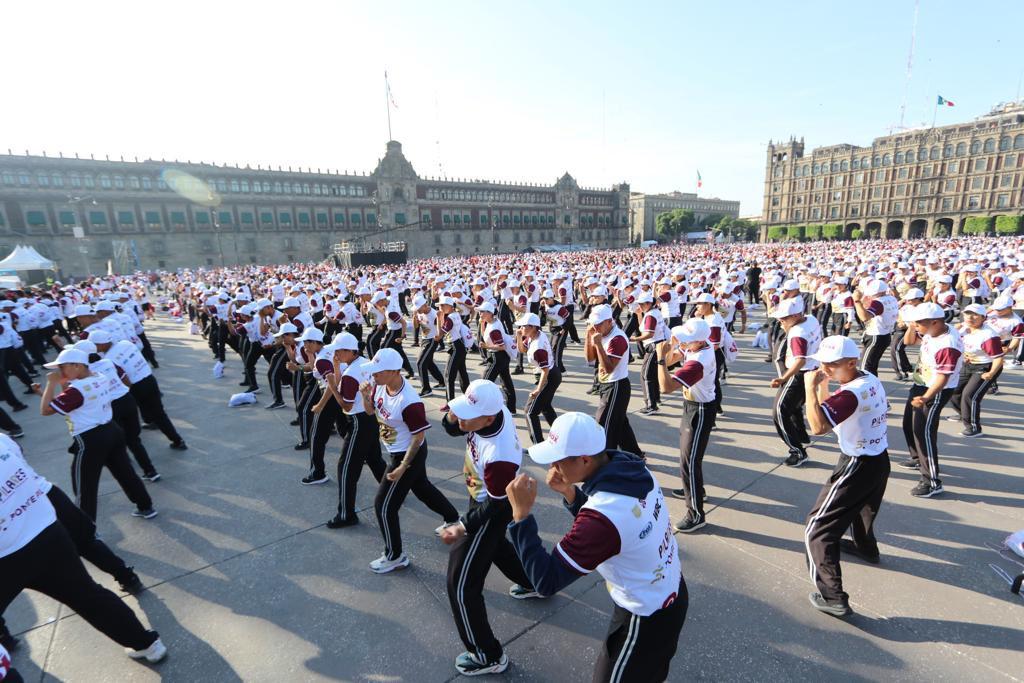 $!Julio César Chávez encabeza Clase Masiva de Boxeo en CDMX
