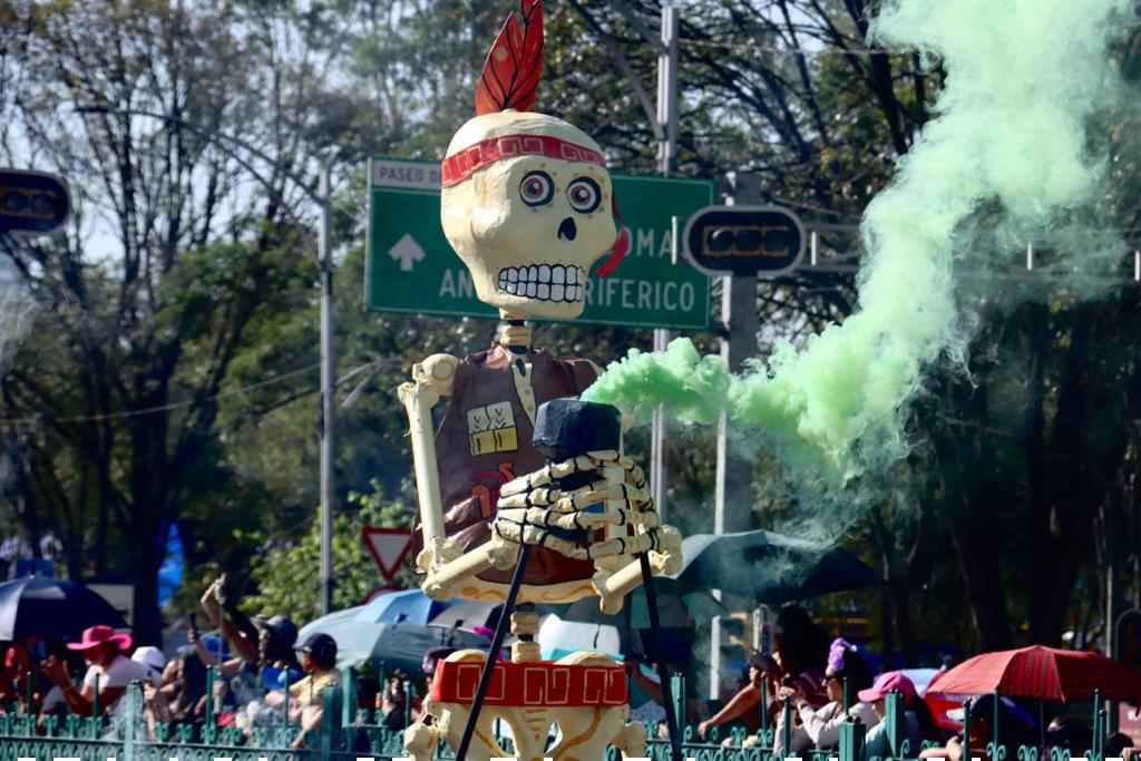 $!Las figuras monumentales fueron uno de los principales atractivos del desfile.