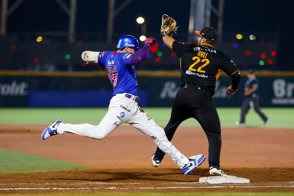$!En extrainnings, Jalisco se lleva el segundo ante Naranjeros