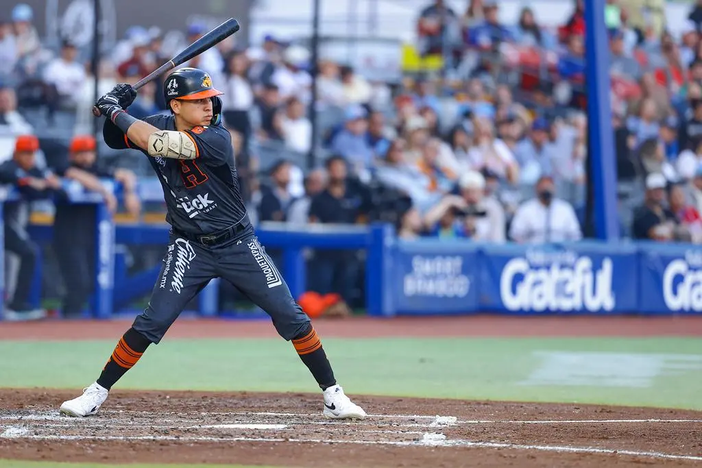 $!Naranjeros toma ventaja ante Charros al ganar maratónico juego