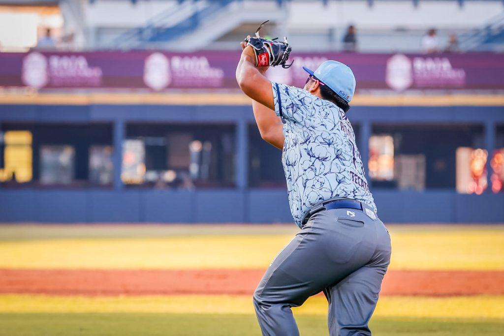 $!Águilas frenan barrida y apalean 12-1 a Algodoneros