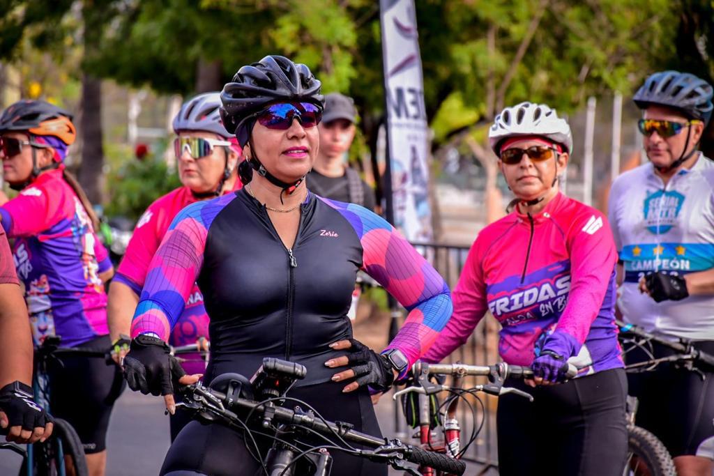 $!Festejan deportistas mazatlecos Día Mundial de la Bicicleta