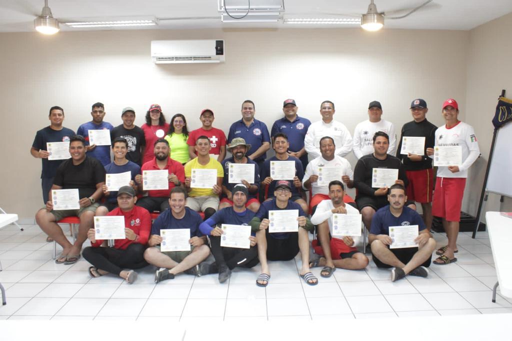 $!Perfeccionan sus técnicas de rescate en aguas rápidas