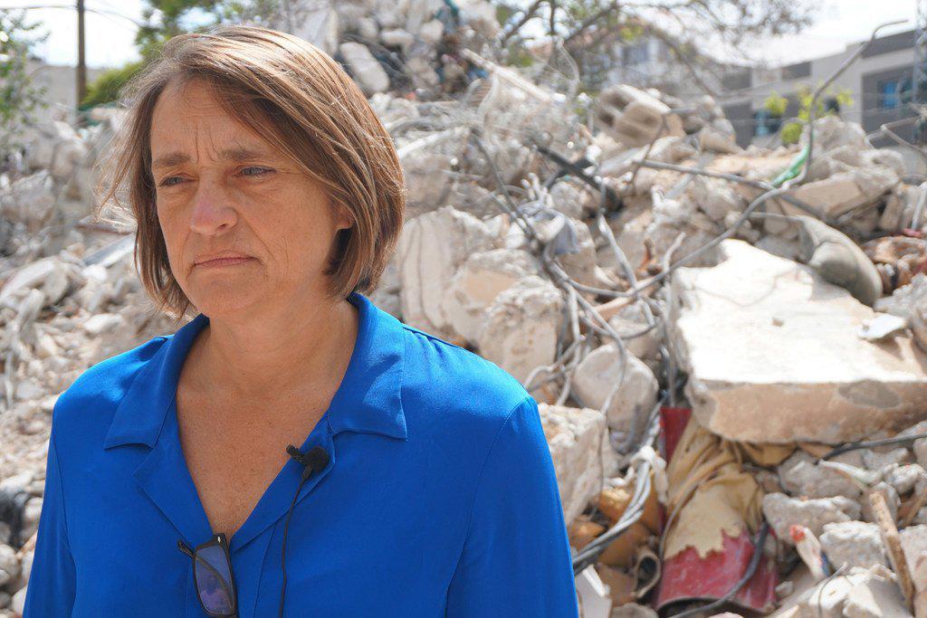 $!Lynn Hastings, coordinadora humanitaria en el territorio palestino ocupado, durante una visita a Gaza.