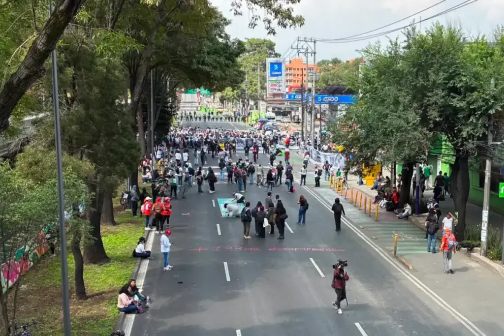 $!‘México, campeón en desaparición’: colectivos, madres buscadoras y familiares protestan durante Mundial en CDMX