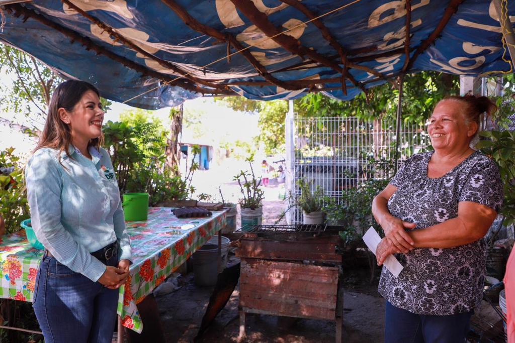 $!Entrega DIF Culiacán 228 cheques a familias damnificadas por ‘Norma’