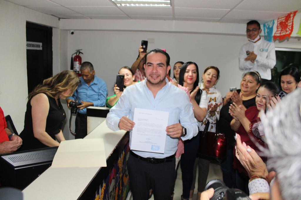$!Michel Benítez Uriarte presenta renuncia a cargo directivo del STASE