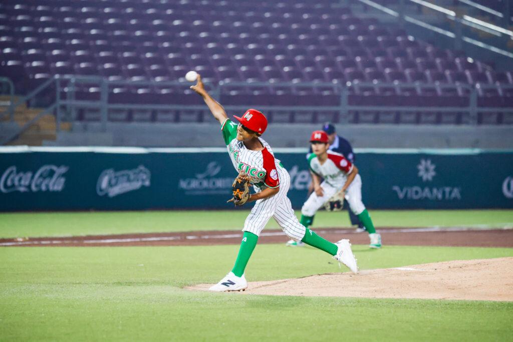 $!Yael Cervantes responde, pero México Rojo cae ante México Verde en la Serie del Caribe Kids