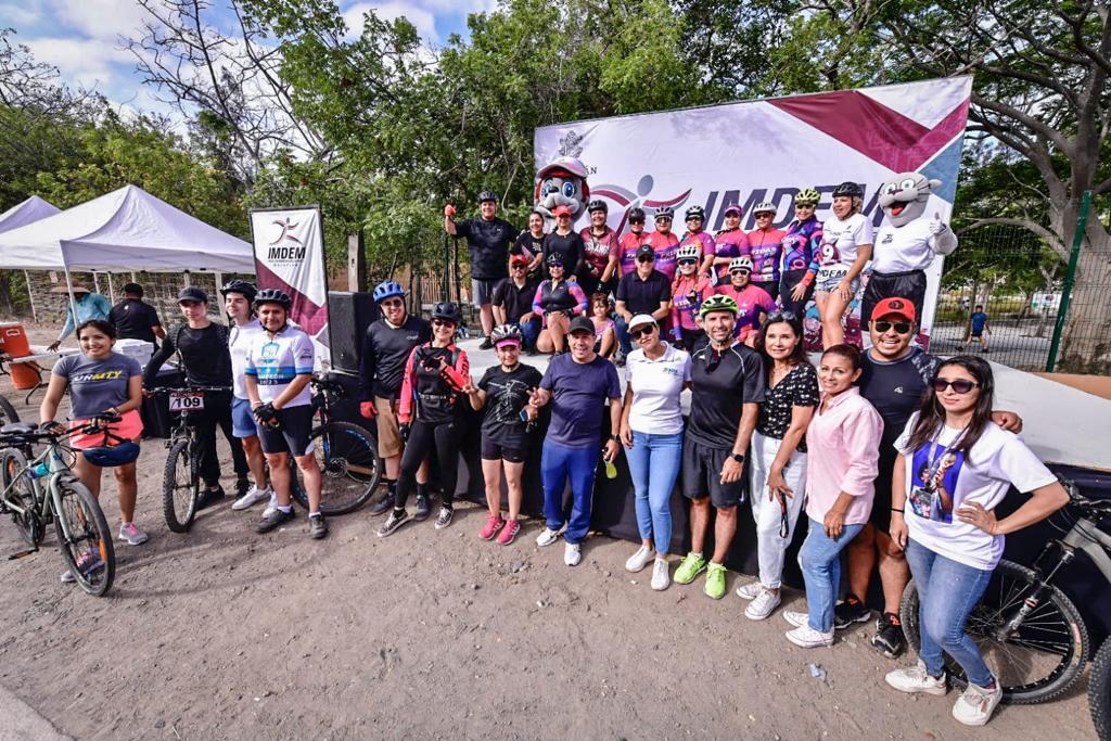 $!Festejan deportistas mazatlecos Día Mundial de la Bicicleta