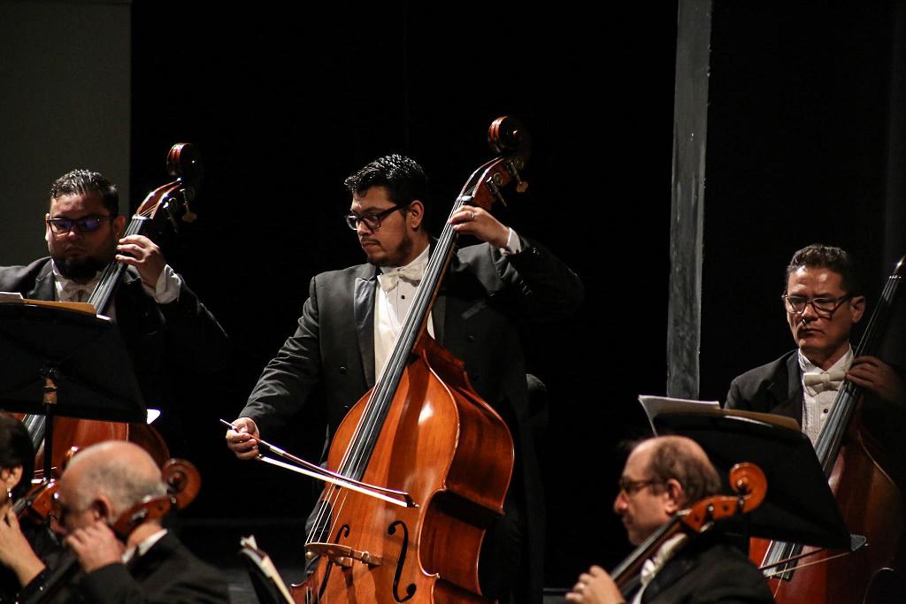 $!Los músicos compartieron con los sinaloenses toda la fuerza expresiva y la musicalidad de las obras.