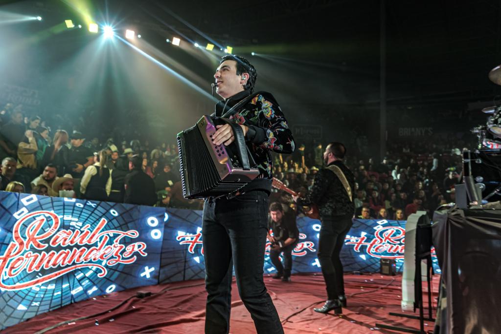 $!Sorprende Raúl Hernández Jr. en su debut en el Palenque de Culiacán
