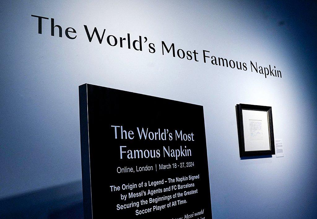 $!Subastarán servilleta de primer contrato de Messi