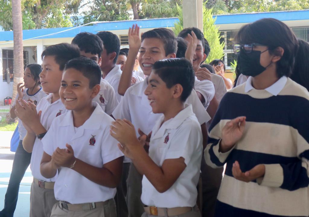 $!Entregan premio a la mejor escuela de la Olimpiada Deportiva Estudiantil