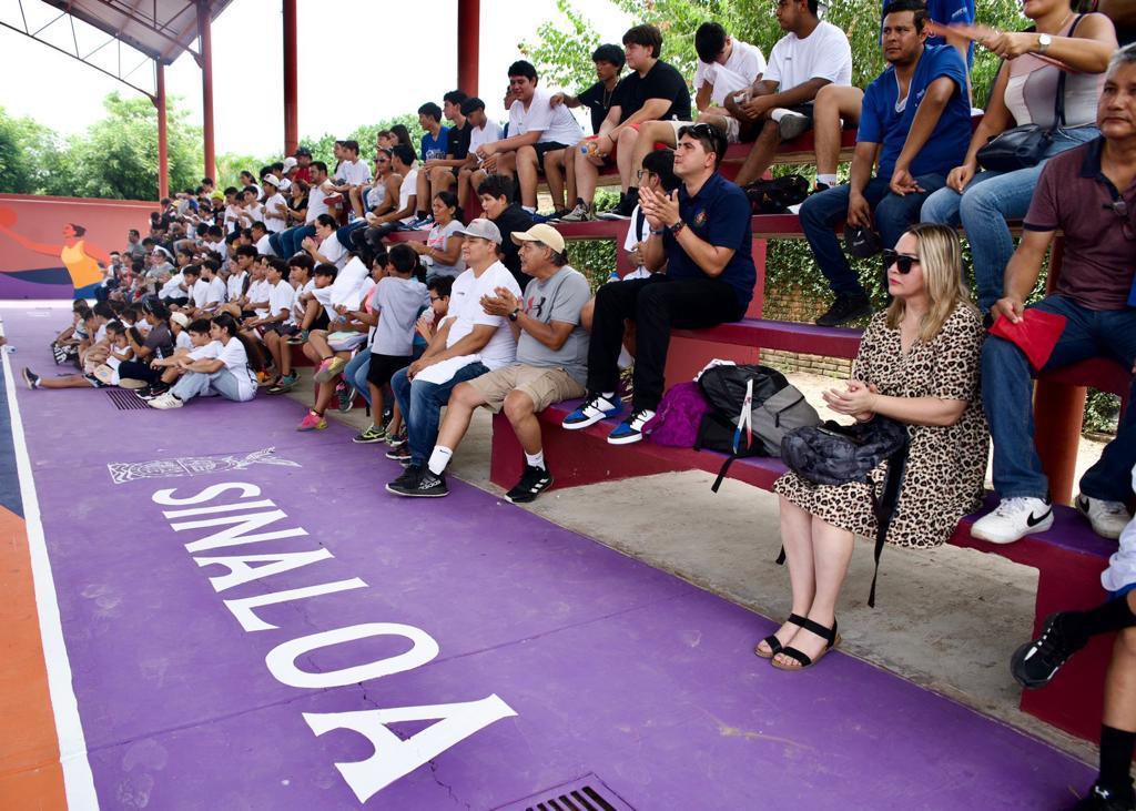 $!Entregan remodelación de cancha en Rosario en honor a Horacio Llamas