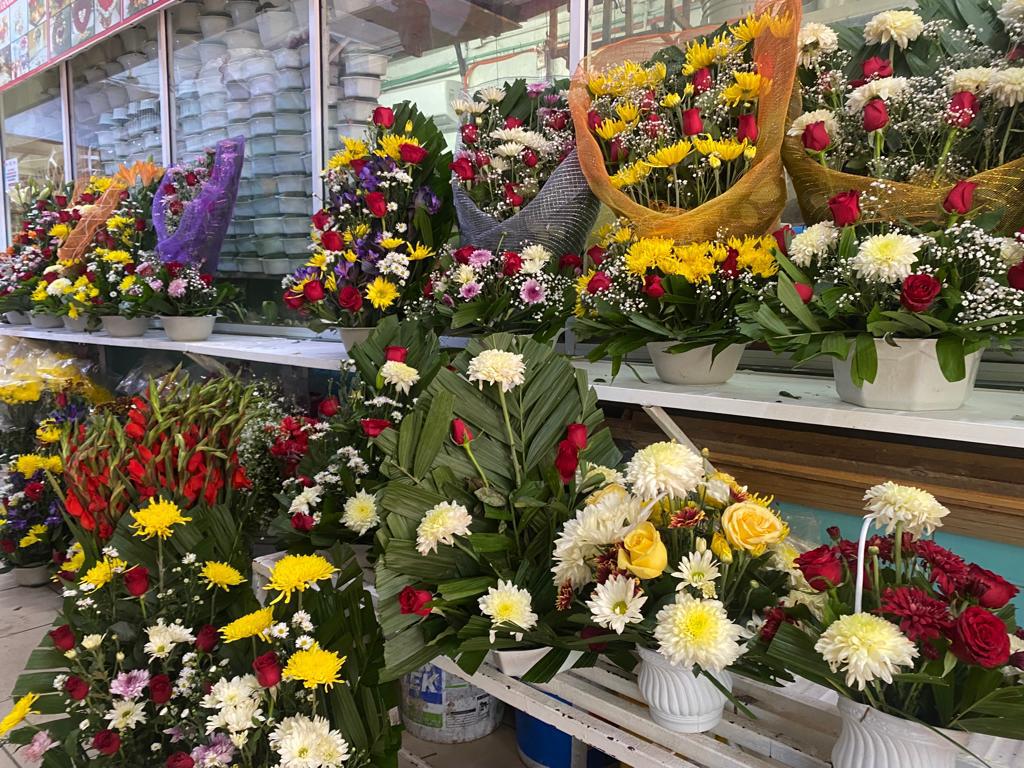 $!Hasta un 50% subió el precio de la flor en Culiacán por el Día de las Madres