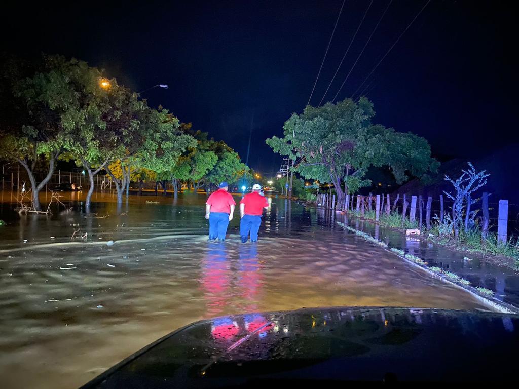 $!Por lluvias, rescatan a 81 personas en 20 colonias de Mazatlán; zona norte, la más afectada