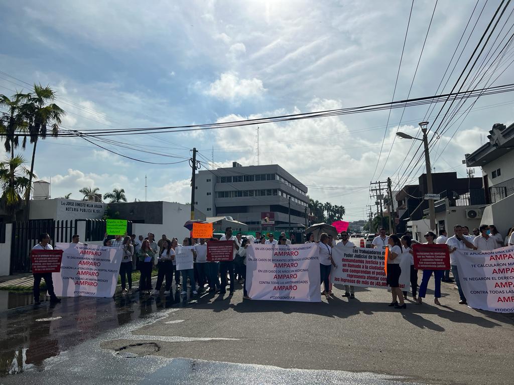 $!Protestan trabajadores del PJF en Mazatlán por reducción al presupuesto y a fideicomisos