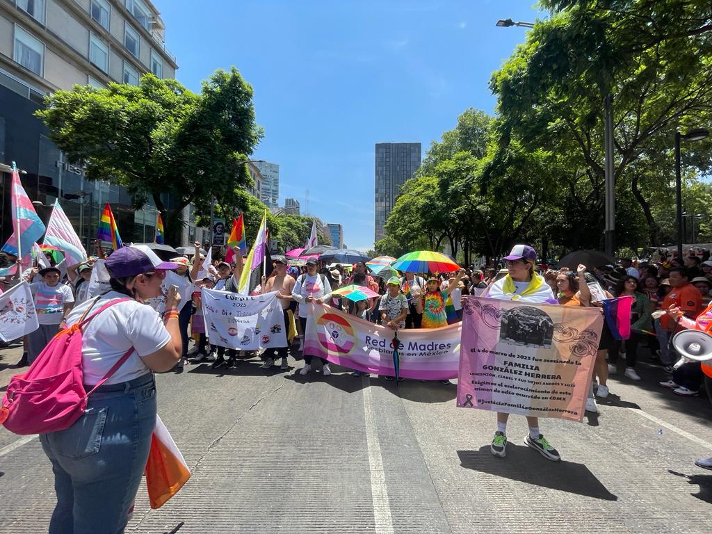 $!El sol y los arcoíris brillan en la Marcha del Orgullo LGBT+ 2023 en CDMX